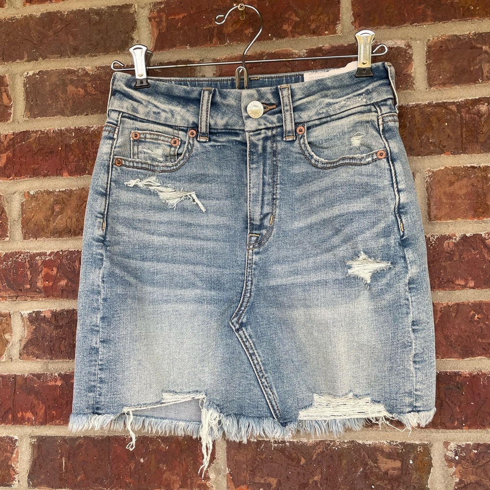 American Eagle Distressed Destroyed Curvy Hi-Rise Mini Super Stretch Skirt Sz 0